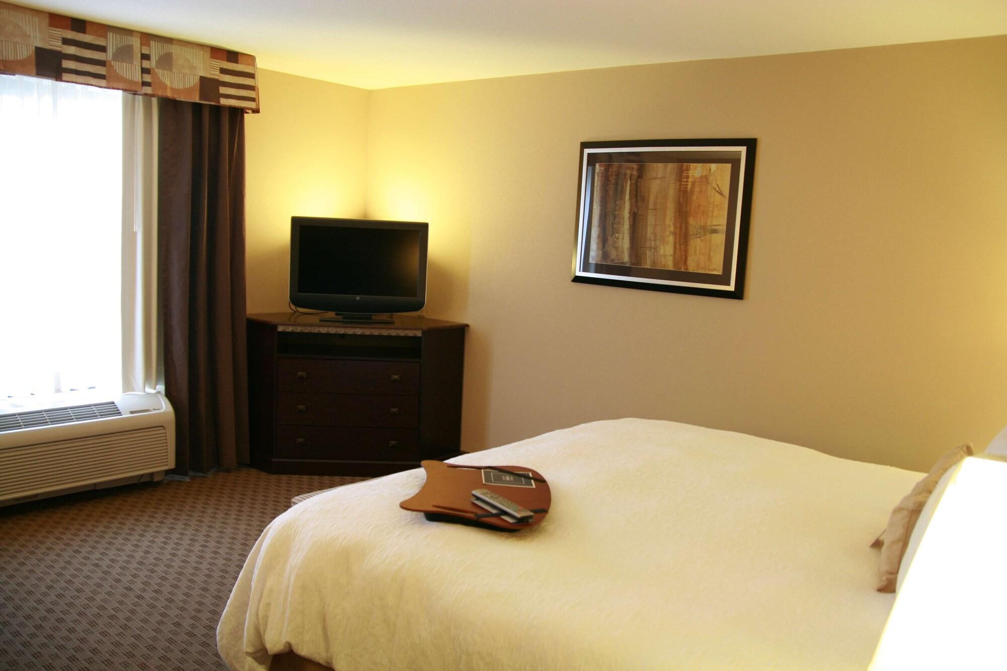 Hampton Inn Топика Екстериор снимка