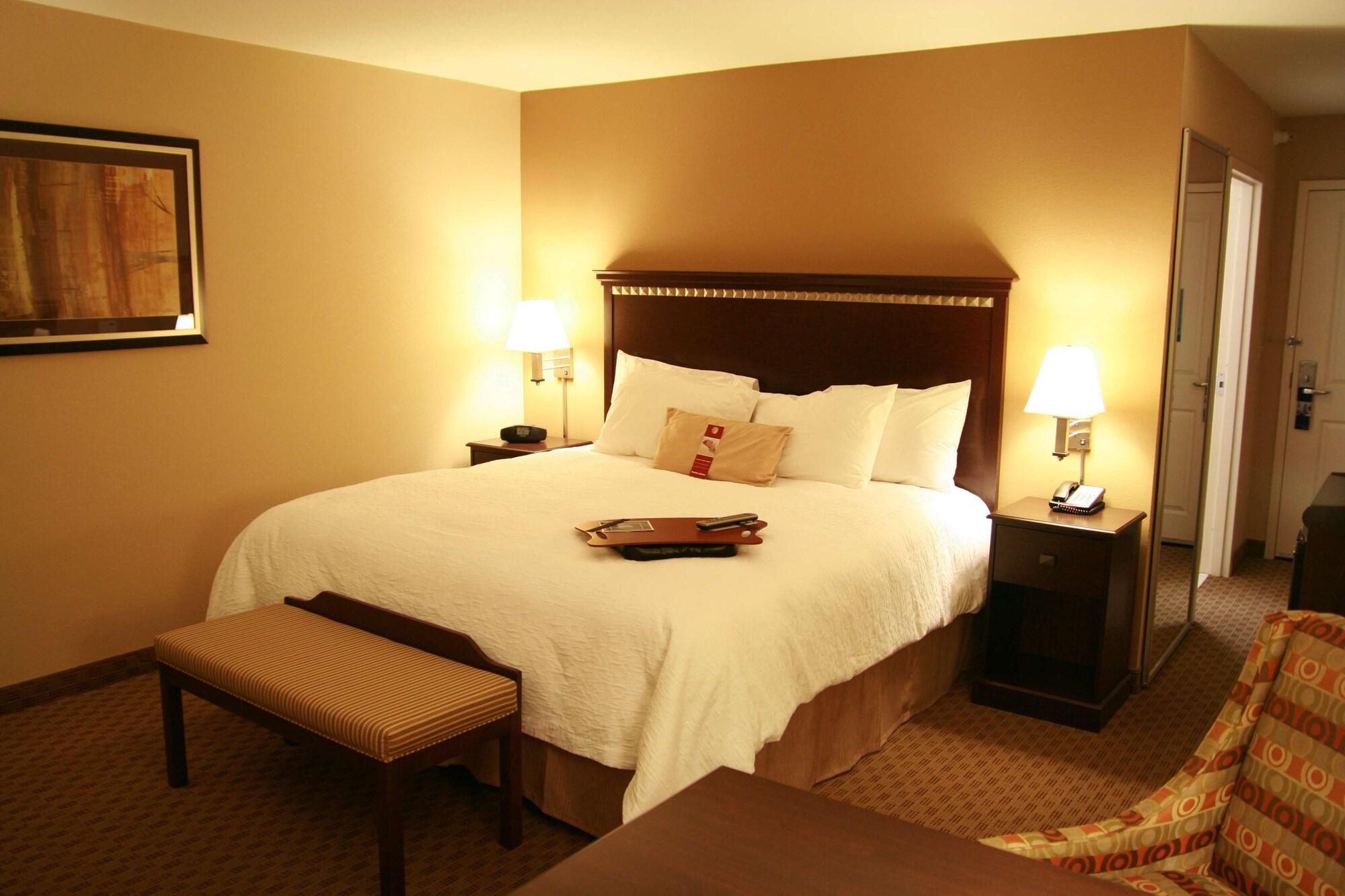 Hampton Inn Топика Екстериор снимка