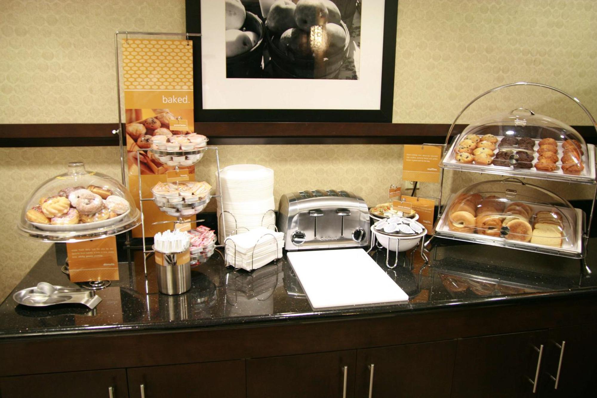 Hampton Inn Топика Екстериор снимка