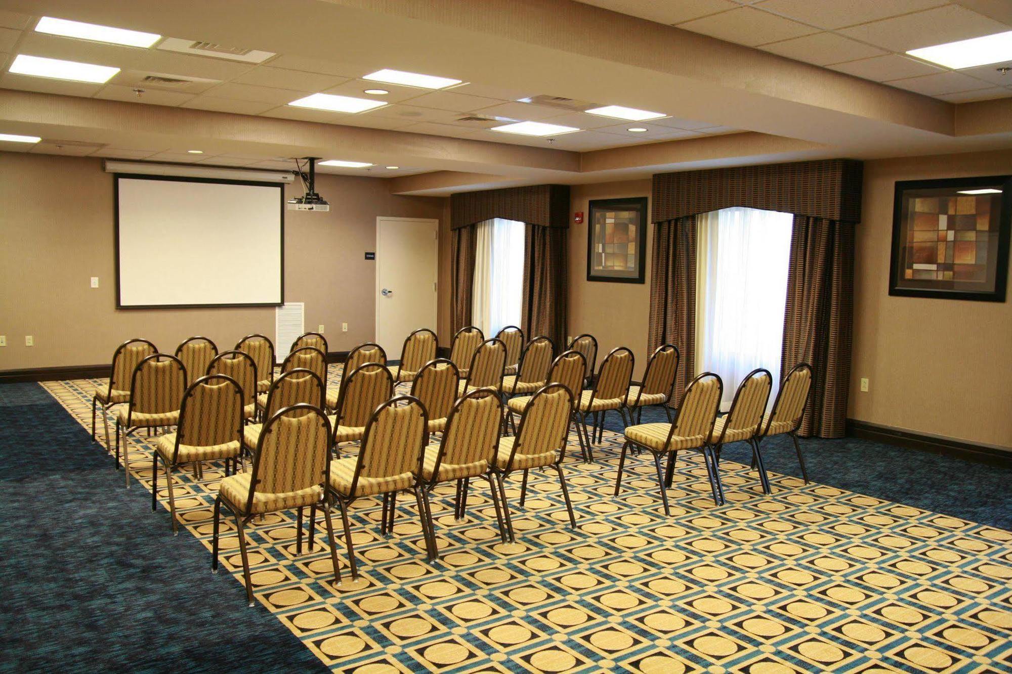 Hampton Inn Топика Съоръжения снимка